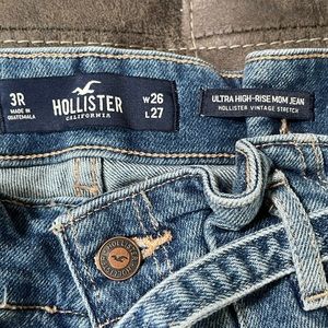 Hollister Ultra High- Rise Mom Jean